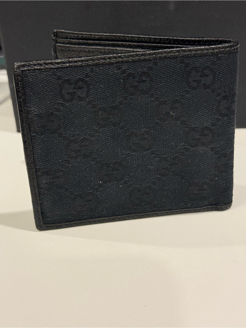 Gucci Men's Black Signature Bifold Wallet